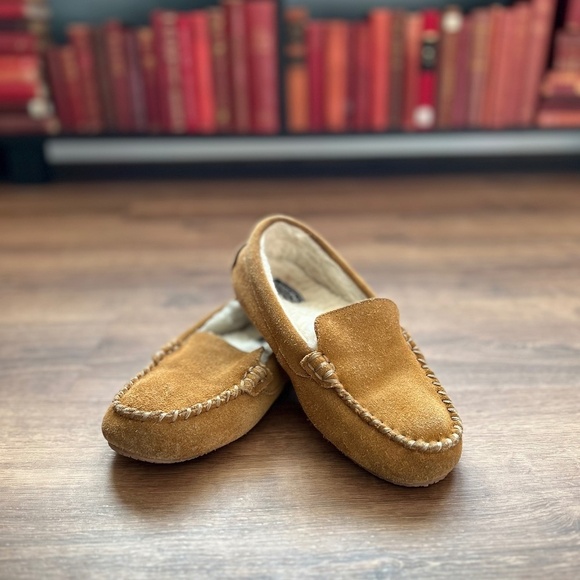 Lands End Boys Fleece Lined Leather Moccasin Slippers Sz 3 - Picture 1 of 11